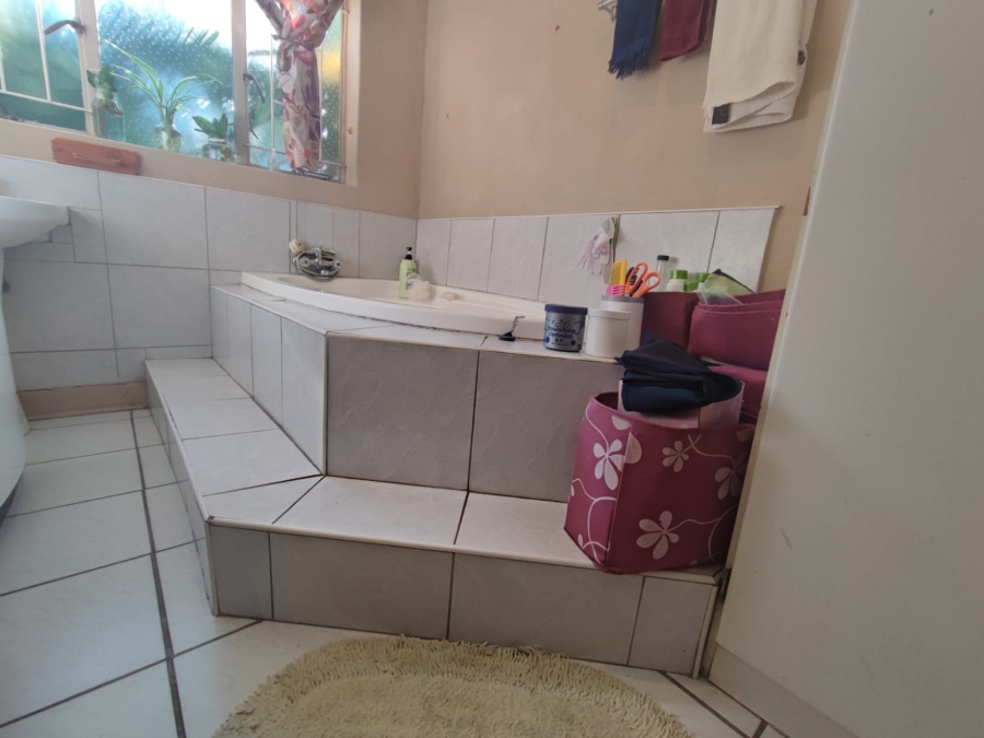 4 Bedroom Property for Sale in Protea Park North West